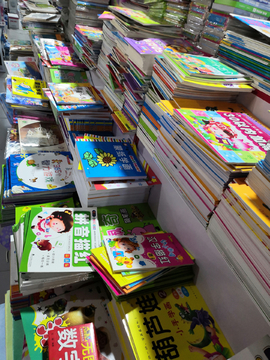 學生學習文化用品 工具與素養的雙重塑造